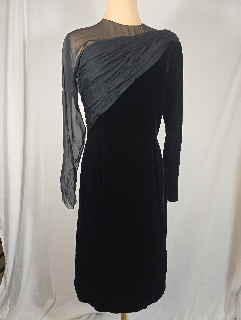 Vintage Black One-Shoulder Velvet Dress And Sheer Drape